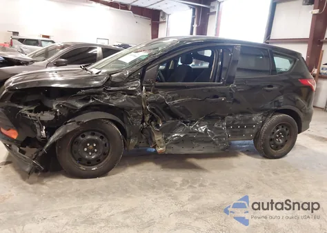 2013 Ford Escape S z USA, uszkodzony, nr VIN 1FMCU0F78DUD67020